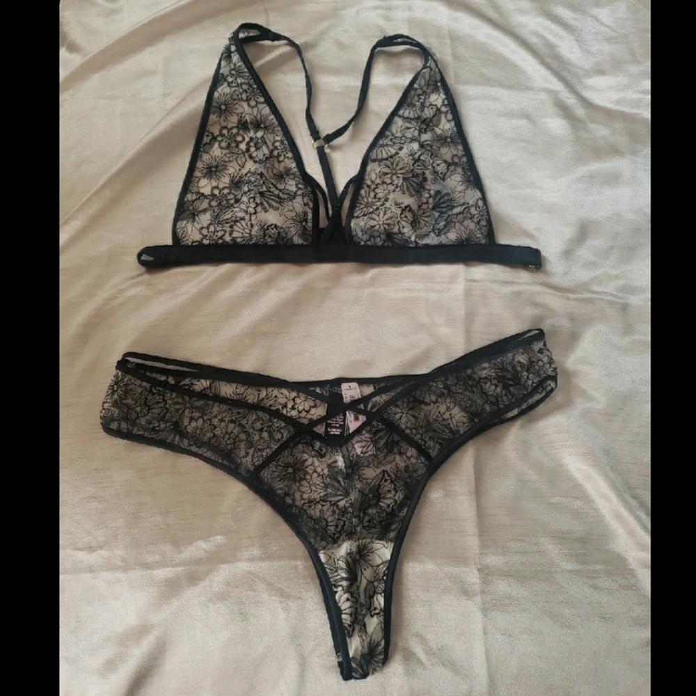 Victoria's Secret Flower Embellished Set